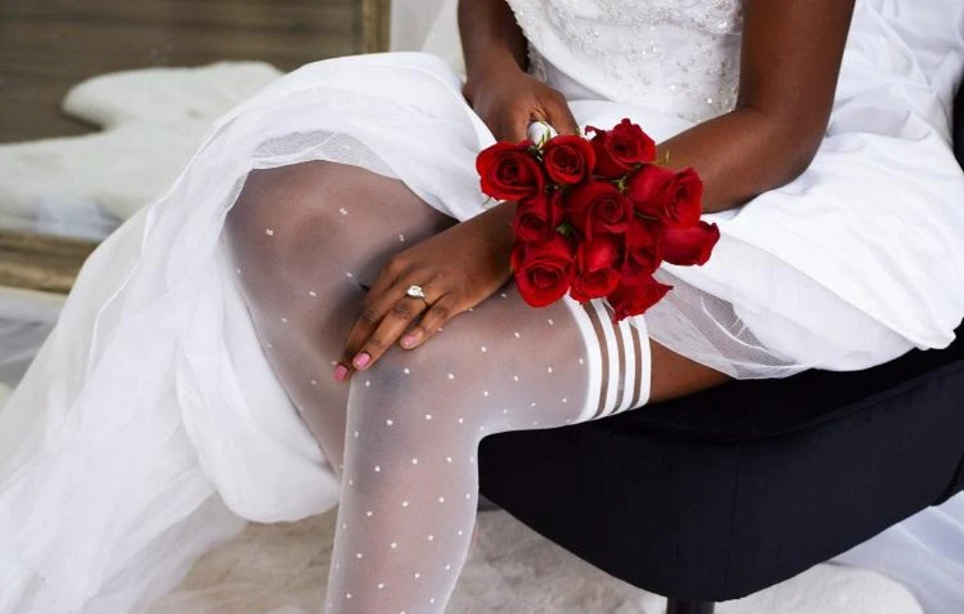 Why White Lace Thigh High Stockings Are a Must-Have in Your Wardrobe